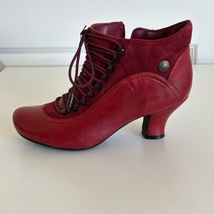 NWOT Hush Puppies Vivianna red booties
